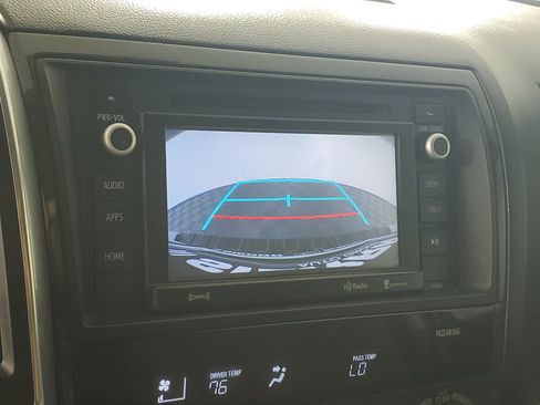 Used 2019 Toyota Sequoia SR5 AWD/4WD image 19