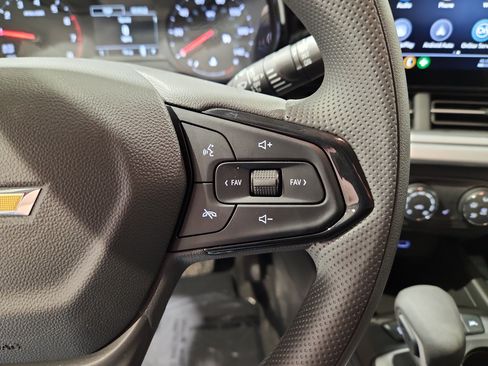 New 2026 Chevrolet Trax LS w/ LS Convenience Package FWD image 15
