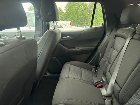 Used 2026 Chevrolet Equinox LT FWD image 8