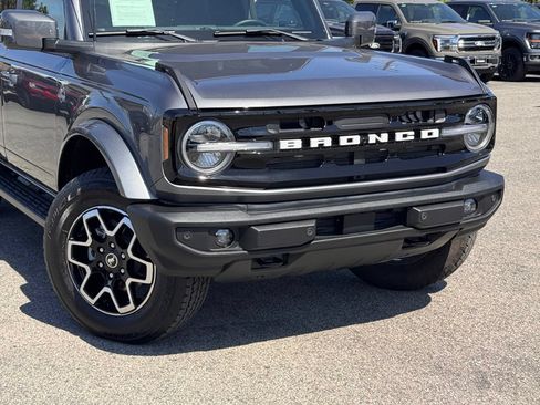 Used 2024 Ford Bronco Outer Banks AWD/4WD image 3