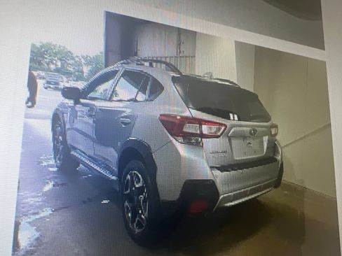 Used 2019 Subaru Crosstrek 2.0i Limited w/ Moonroof Package w/Navigation AWD/4WD image 2