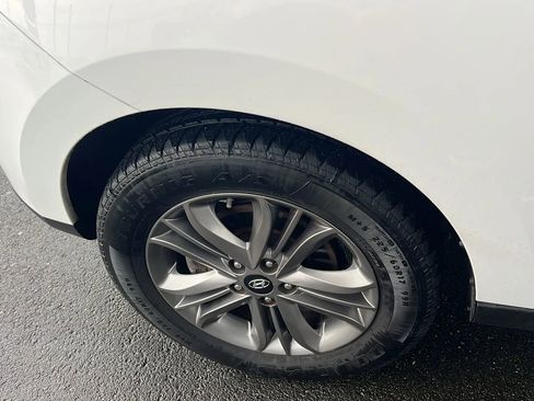 Used 2015 Hyundai Tucson GLS image 26