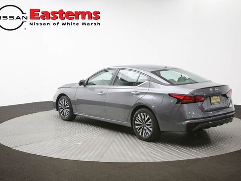 Used 2025 Nissan Altima 2.5 SV FWD image 62