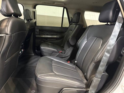 Used 2018 Ford Expedition Platinum image 39