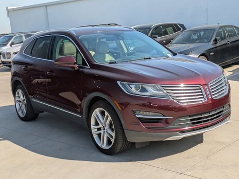 Used 2017 Lincoln MKC Reserve w/ Lincoln MKC Climate Package image 3