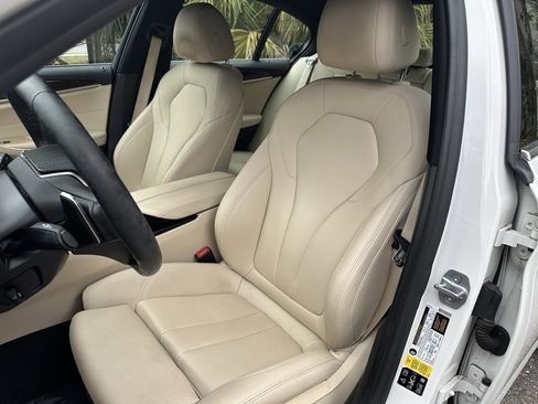 Used 2019 BMW 530i xDrive w/ Convenience Package image 15