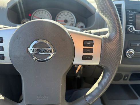 Used 2018 Nissan Frontier Desert Runner RWD image 19