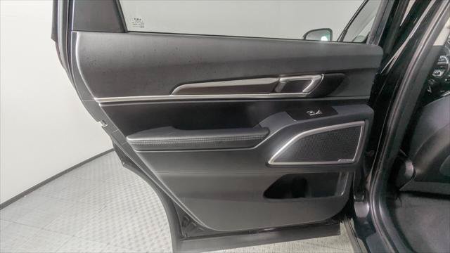 Used 2025 Kia Telluride S FWD image 18