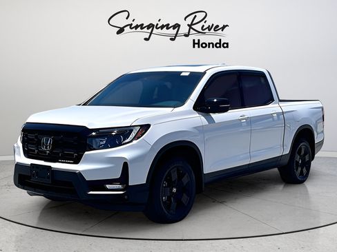 Used 2025 Honda Ridgeline Black Edition image 3