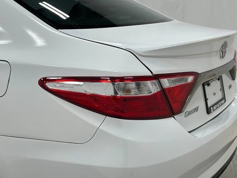 Used 2016 Toyota Camry SE FWD image 33