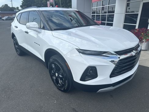 Used 2021 Chevrolet Blazer LT image 2