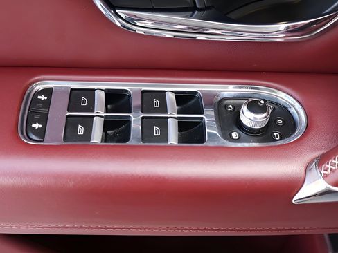 Used 2020 Bentley Bentayga AWD/4WD image 13