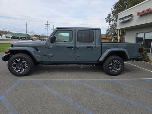 New 2025 Jeep Gladiator Sport w/ Premium Package image 7