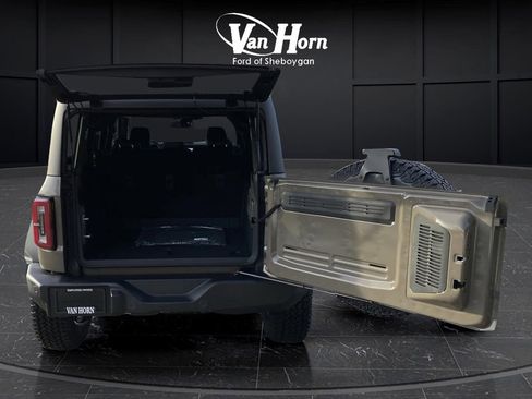 New 2025 Ford Bronco Outer Banks w/ Sasquatch Package image 17