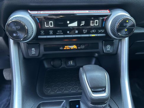 Used 2025 Toyota RAV4 XLE Premium image 28