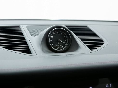 Certified 2025 Porsche Macan image 25