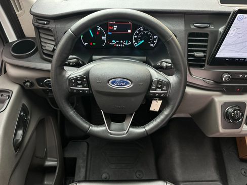 Used 2023 Ford E-Transit Medium Roof image 14