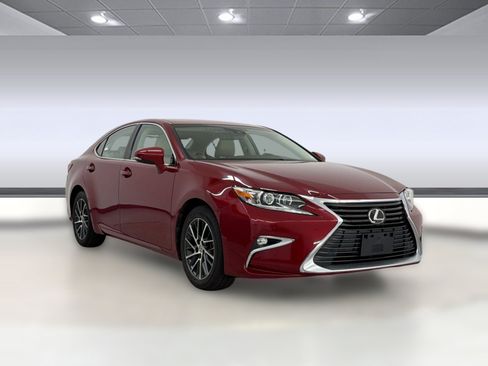 Used 2017 Lexus ES 350 w/ Luxury Package FWD image 7