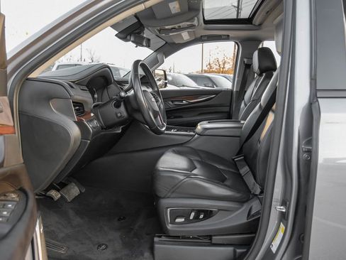 Used 2020 Cadillac Escalade ESV Luxury w/ Escalade Sport Edition image 35