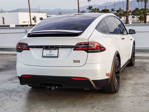 Used 2023 Tesla Model X Plaid image 9