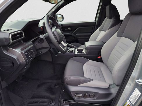 Used 2024 Toyota Tacoma TRD Off-Road image 10