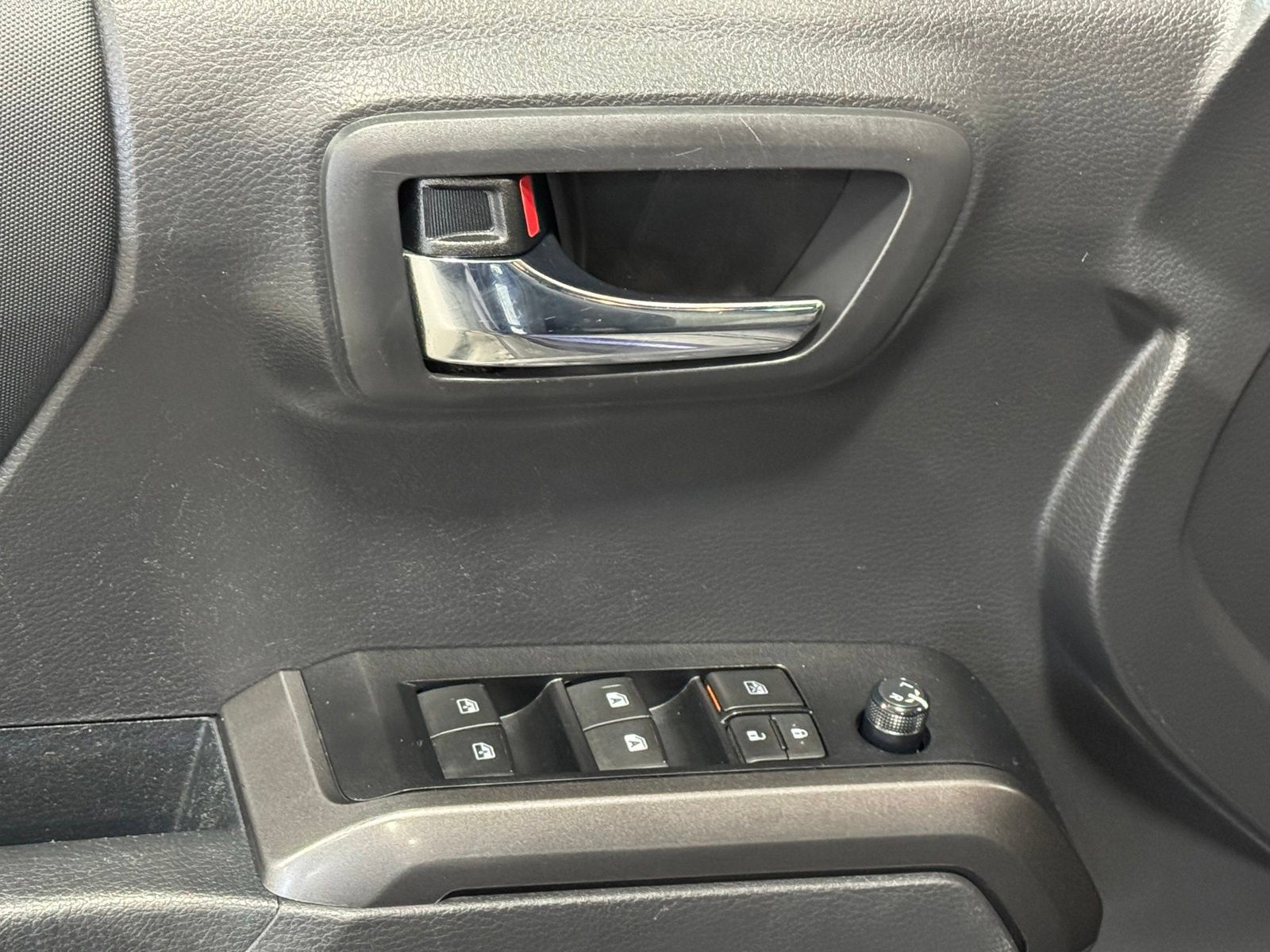 Used 2022 Toyota Tacoma TRD Sport AWD/4WD image 15