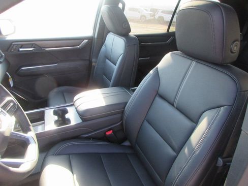 New 2026 GMC Acadia Elevation w/ Black Edition image 13