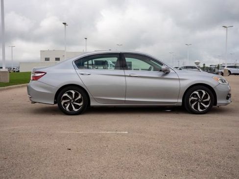 Used 2016 Honda Accord EX-L image 8