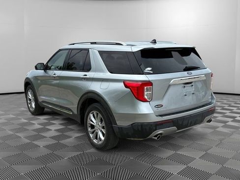 Used 2022 Ford Explorer Limited AWD/4WD image 3