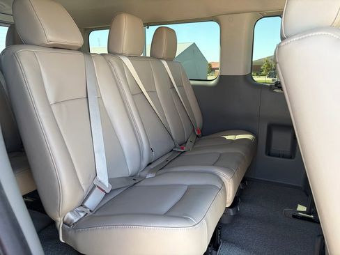 Used 2016 Nissan NV 3500 SL RWD image 15
