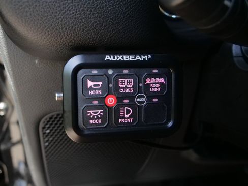 Used 2015 Jeep Wrangler Unlimited Sahara w/ Connectivity Group image 20