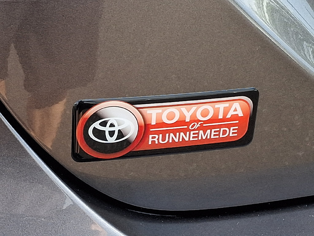 Used 2024 Toyota Camry LE AWD/4WD image 31