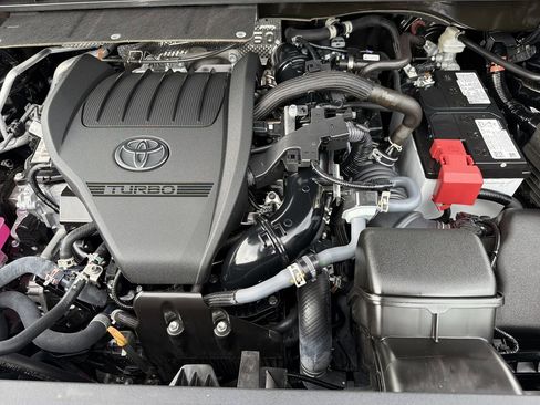 Used 2026 Toyota Highlander Limited AWD/4WD image 11