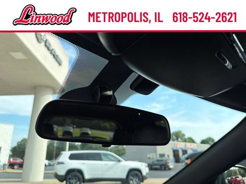 Used 2021 Jeep Grand Cherokee Laredo X AWD/4WD image 30