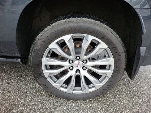 Used 2021 GMC Yukon XL Denali w/ Denali Premium Package image 29