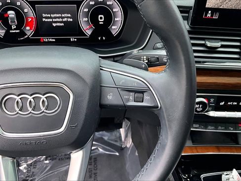 Used 2021 Audi Q5 Prestige w/ Prestige Package image 24