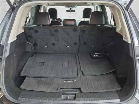 Used 2021 Nissan Rogue SV w/ Premium Package FWD image 6
