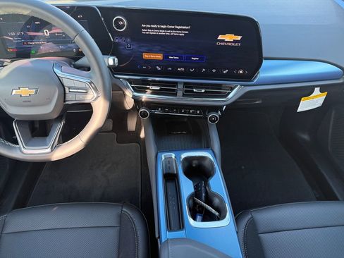 New 2026 Chevrolet Equinox EV LT image 11