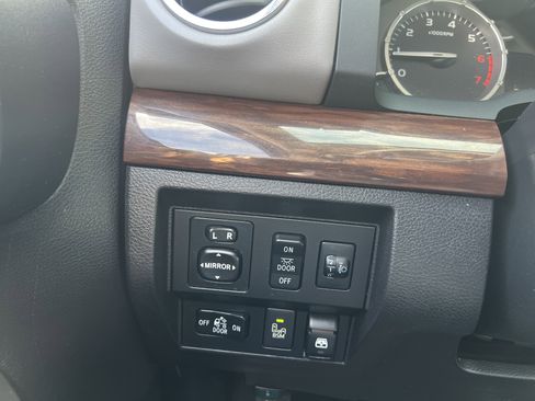 Used 2014 Toyota Tundra Limited w/ Limited Premium Package image 24