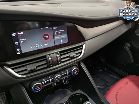 Used 2026 Alfa Romeo Giulia AWD image 11