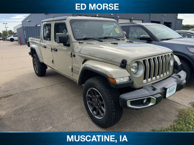 Used 2022 Jeep Gladiator Overland w/ Cold Weather Group AWD/4WD image 2