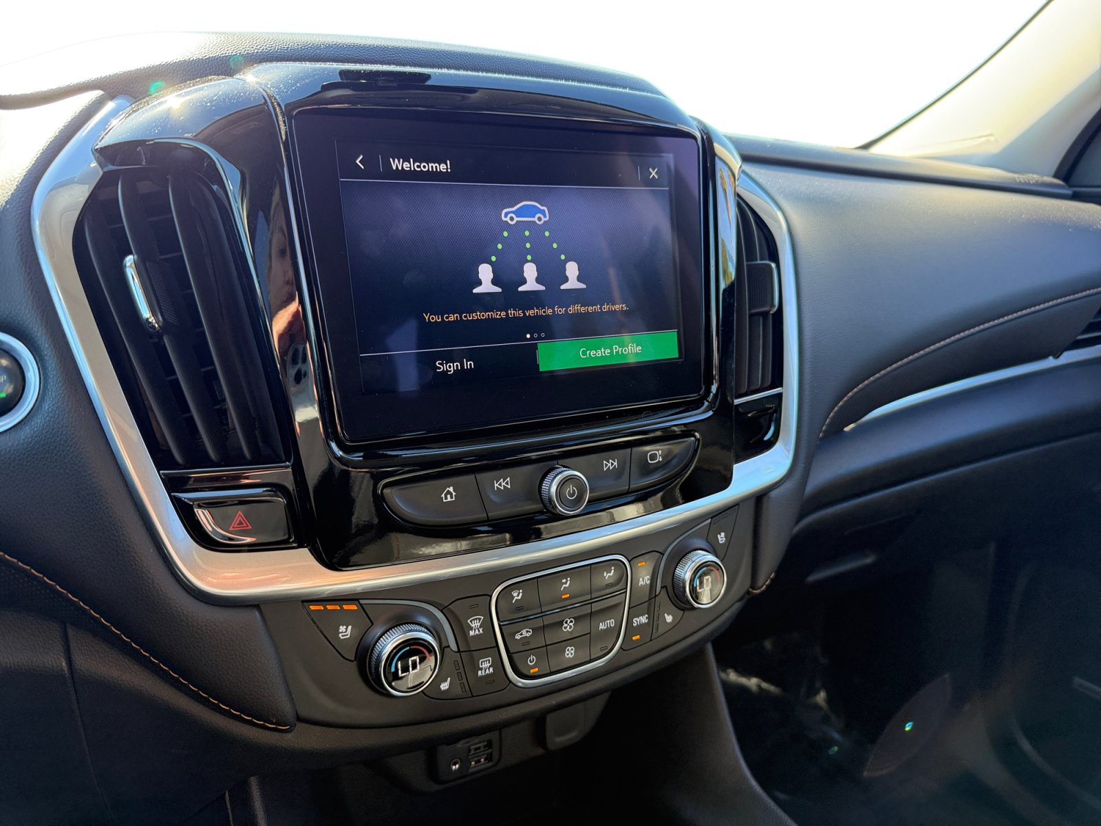 Used 2020 Chevrolet Traverse Premier w/ Redline Edition AWD/4WD image 12