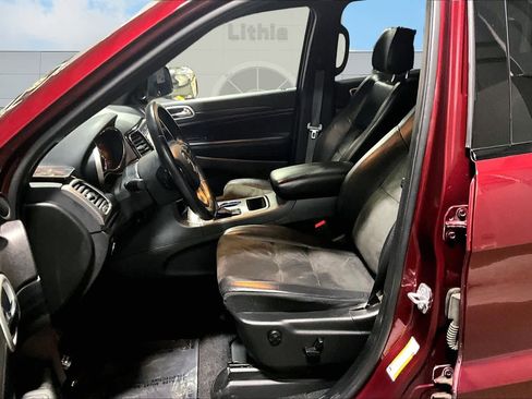 Used 2020 Jeep Grand Cherokee Altitude image 11