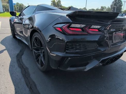 Used 2025 Chevrolet Corvette Z06 w/ Stealth Interior Trim Package RWD image 9
