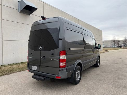 Used 2015 Mercedes-Benz Sprinter 2500 image 4