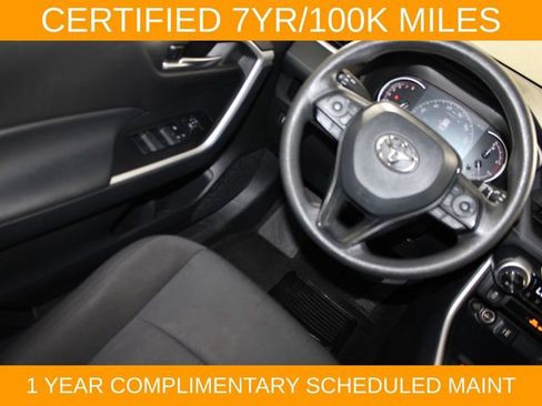 Used 2025 Toyota RAV4 XLE AWD/4WD image 16