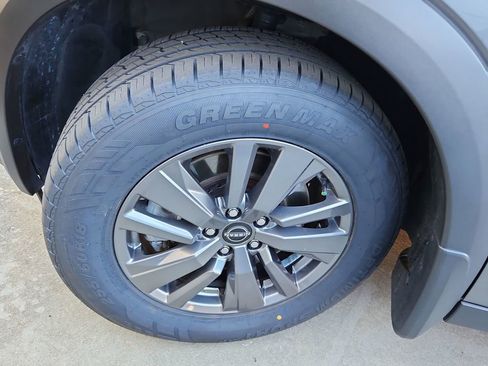 Used 2024 Nissan Pathfinder SV w/ SV Premium Package image 37