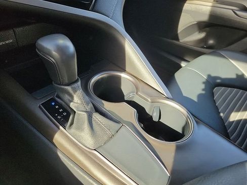 Used 2021 Toyota Camry SE w/ Carpet Mat Package (TMS) image 20