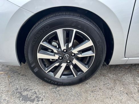 Used 2025 Nissan Versa SV FWD image 35