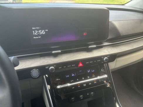 Used 2023 Kia Carnival SX image 26